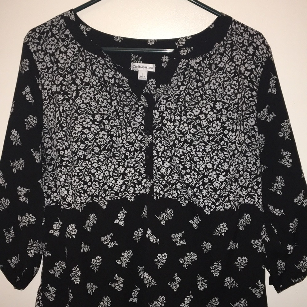 Black with white floral print 3/4 sleeve tunic